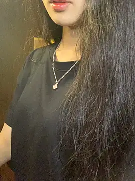 Nhinhi18 online show from March 28, 2026, 2:49 pm