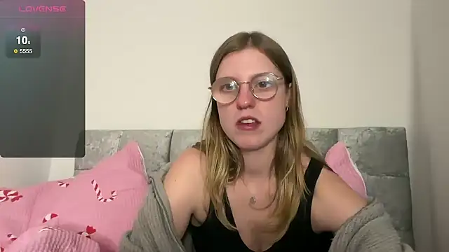 BustyKellyXXX online show from November 23, 2025, 7:13 pm