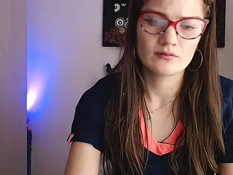 Camila-ventura online show from November 3, 2025, 1:34 pm