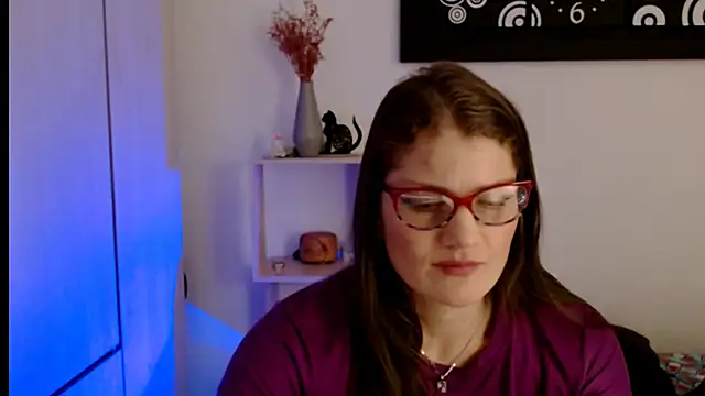 Camila-ventura online show from February 8, 2026, 7:50 pm