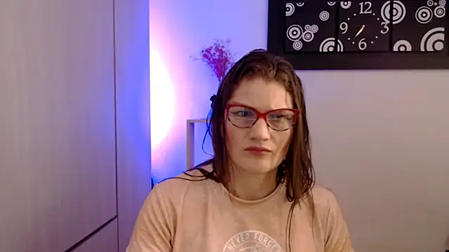 Camila-ventura online show from February 22, 2026, 11:20 am