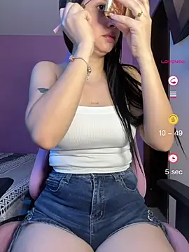 Snapshot of lucy_grey25 chatting on July 12, 2026, 5:37 pm lucy grey25 online show from July 12, 2026, 5:37 pm