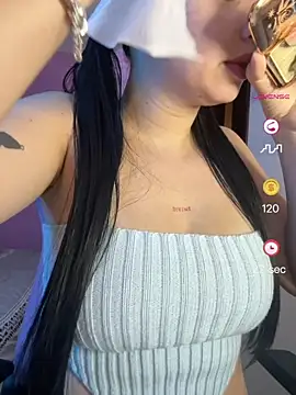 Snapshot of lucy_grey25 chatting on July 19, 2026, 6:00 pm lucy grey25 online show from July 19, 2026, 6:00 pm