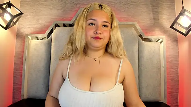 Zafiro claire online show from March 21, 2026, 6:33 pm