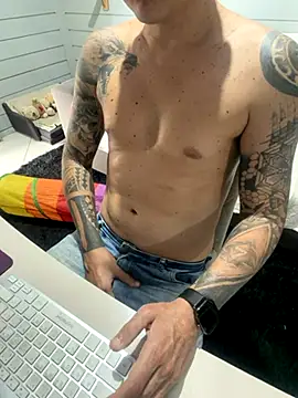 Snapshot of AnimistEquity chatting on October 30, 2025, 1:34 pm AnimistEquity online show from October 30, 2025, 1:34 pm