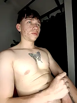 Snapshot of Logan_sixxer chatting on September 14, 2025, 7:18 am Logan sixxer online show from September 14, 2025, 7:18 am