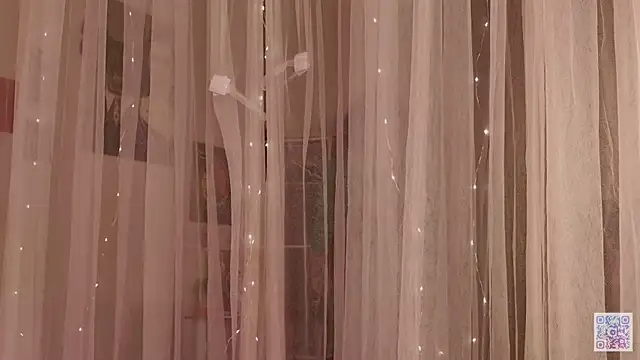 Snapshot of Queen_of_tease chatting on November 9, 2025, 9:02 pm Queen of tease online show from November 9, 2025, 9:02 pm