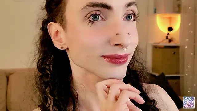 Snapshot of Queen_of_tease chatting on February 19, 2026, 10:17 pm Queen of tease online show from February 19, 2026, 10:17 pm