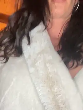 Elegant-Chlo37 online show from March 18, 2026, 10:24 pm