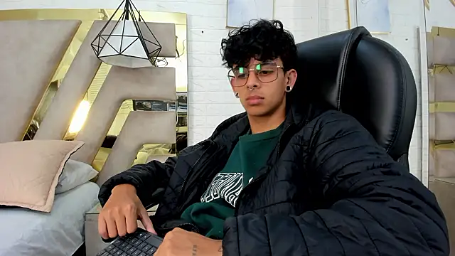 Ibratxandy online show from March 25, 2026, 4:02 pm