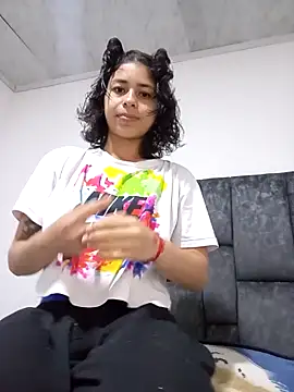 Snapshot of Tendercouple1 chatting on February 16, 2026, 5:53 pm Tendercouple1 online show from February 16, 2026, 5:53 pm