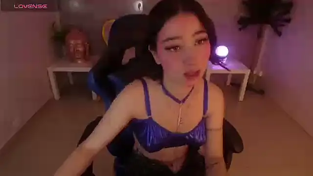 venuss09 s online show from September 9, 2025, 2:27 pm