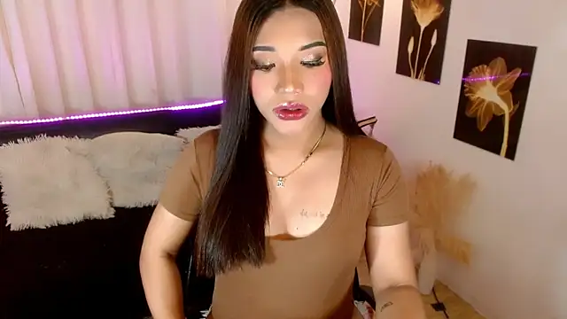 Snapshot of Ubanescka chatting on December 14, 2025, 6:12 pm Ubanescka online show from December 14, 2025, 6:12 pm