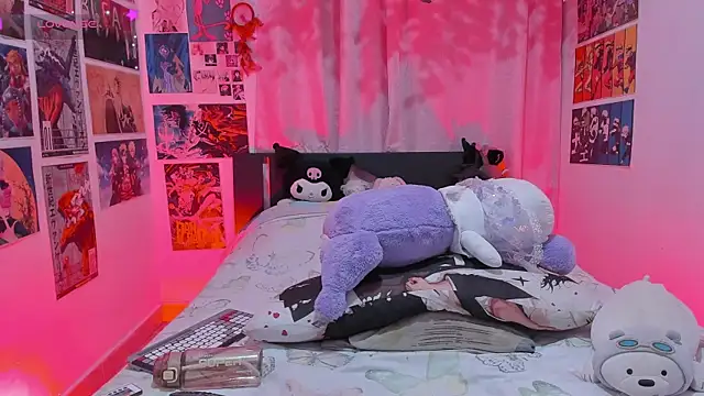 Snapshot of FluffyMelons chatting on February 24, 2026, 11:03 pm FluffyMelons online show from February 24, 2026, 11:03 pm