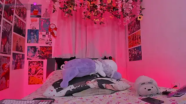 Snapshot of FluffyMelons chatting on March 8, 2026, 11:08 pm FluffyMelons online show from March 8, 2026, 11:08 pm