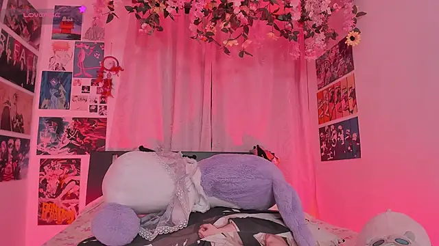 FluffyMelons online show from April 30, 2026, 11:09 pm
