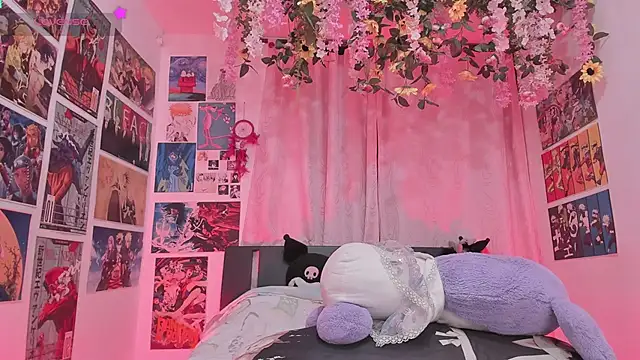 FluffyMelons online show from May 23, 2026, 11:09 pm