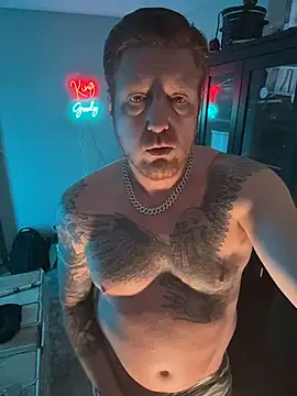 Snapshot of CloudyKingG chatting on March 3, 2026, 5:19 pm CloudyKingG online show from March 3, 2026, 5:19 pm