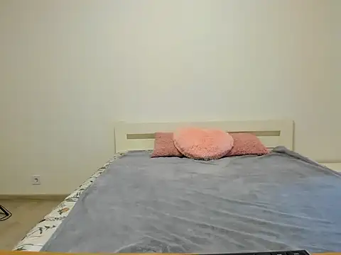 marylips online show from November 12, 2025, 8:48 am