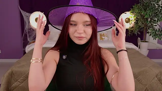 NoraHaynes online show from November 1, 2025, 3:08 am