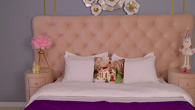 NoraHaynes online show from December 20, 2025, 3:13 am