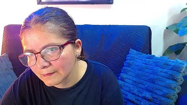 Snapshot of Linda_banks_ chatting on June 6, 2026, 1:43 am Linda banks online show from June 6, 2026, 1:43 am