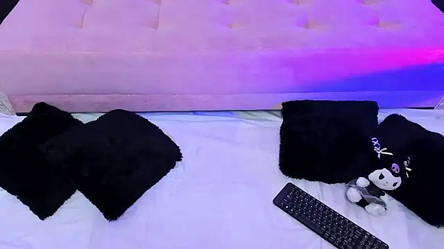 Snapshot of Rose_72 chatting on June 8, 2026, 1:28 am Rose 72 online show from June 8, 2026, 1:28 am