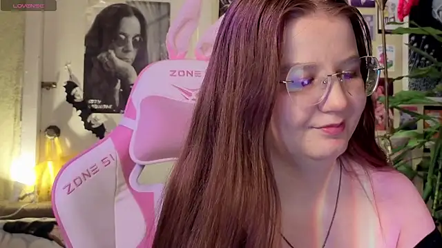 Sienna-Cow online show from November 7, 2025, 1:33 pm