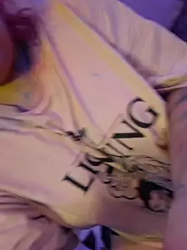 Snapshot of Angel_S chatting on April 4, 2026, 10:24 am Angel S online show from April 4, 2026, 10:24 am