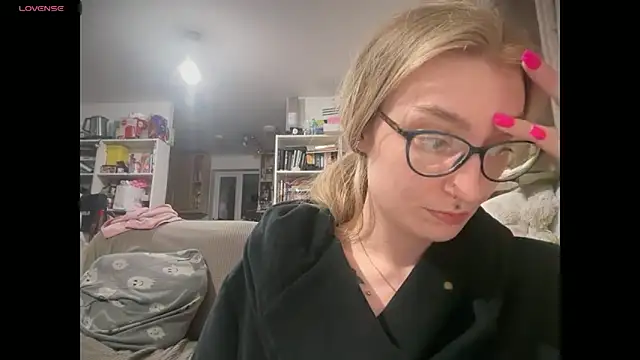 harleyblair online show from April 21, 2026, 10:01 pm