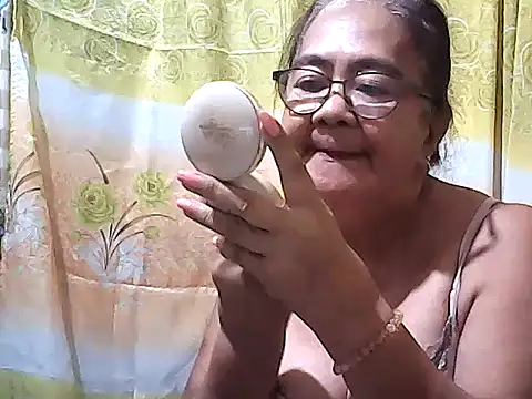 asianmom70 online show from December 1, 2025, 9:31 pm