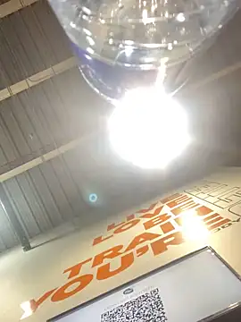  ManuVeelez online show from September 12, 2025, 12:11 am