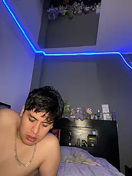 Snapshot of Kailertwink chatting on July 12, 2026, 4:36 am Kailertwink online show from July 12, 2026, 4:36 am