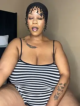 THICKBUNNYCHICKxxx online show from March 12, 2026, 8:37 pm