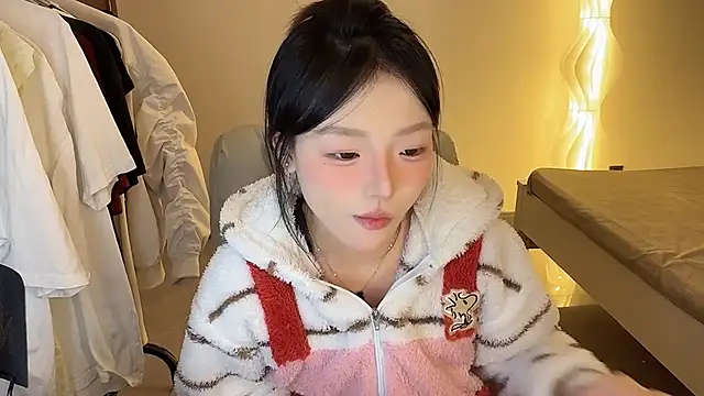 Snapshot of Robin-o3 chatting on October 19, 2025, 3:45 pm Robin-o3 online show from October 19, 2025, 3:45 pm