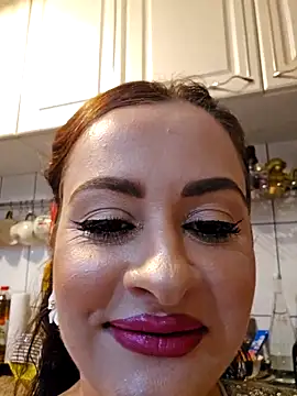 ShineBright88 online show from January 6, 2026, 8:23 pm