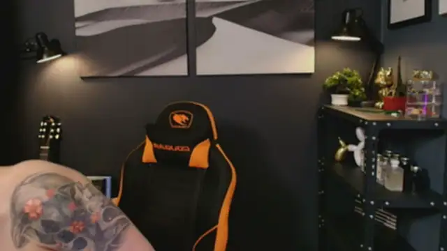 LUNACOCKSLAYER online show from October 31, 2025, 1:50 am