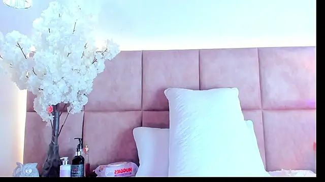 KarolBlanco online show from February 1, 2026, 2:43 am