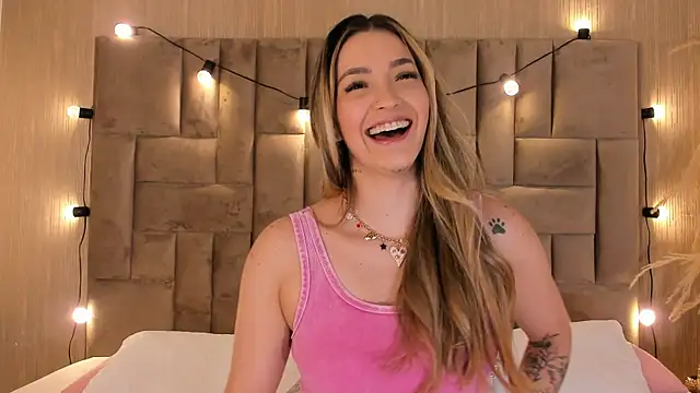 ClaradelMar online show from October 13, 2025, 11:32 am