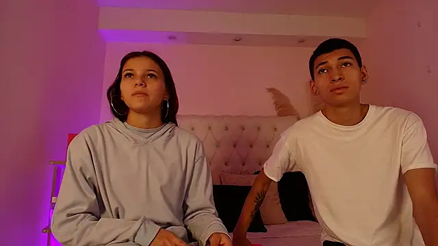 Snapshot of AmelieAndAce chatting on November 3, 2025, 12:28 pm AmelieAndAce online show from November 3, 2025, 12:28 pm