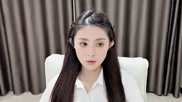 sliGhtAn1 online show from April 12, 2026, 8:19 am