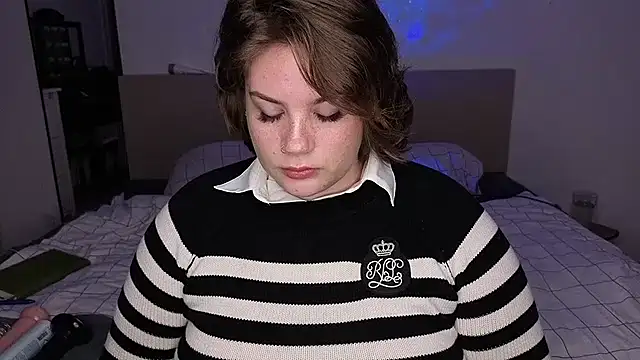 Snapshot of MaeNoir chatting on October 10, 2025, 6:51 pm MaeNoir online show from October 10, 2025, 6:51 pm