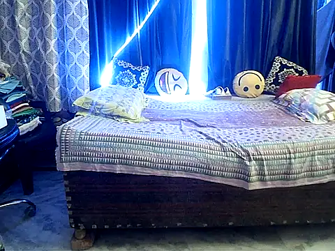 Anaconda-Mall online show from October 18, 2025, 3:46 pm