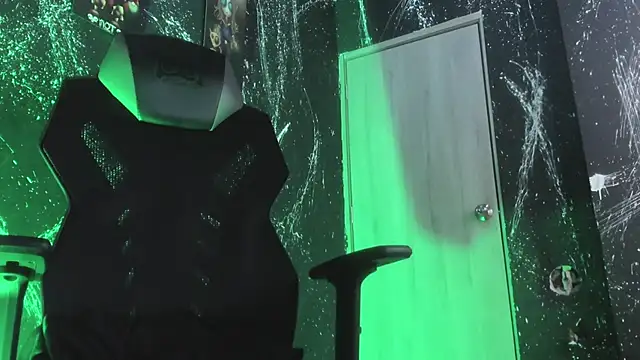 Snapshot of ReyBigx chatting on October 4, 2025, 4:21 am ReyBigx online show from October 4, 2025, 4:21 am