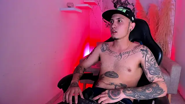 Snapshot of ReyBigx chatting on February 22, 2026, 2:13 am ReyBigx online show from February 22, 2026, 2:13 am