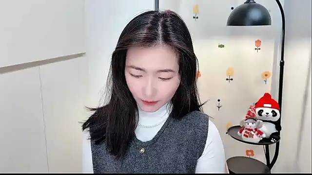 Rosalind xixi online show from December 14, 2025, 2:17 am