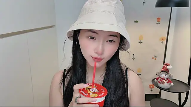 Snapshot of Rosalind_xixi chatting on May 3, 2026, 7:58 am Rosalind xixi online show from May 3, 2026, 7:58 am
