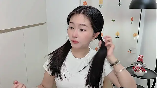 Snapshot of Rosalind_xixi chatting on May 9, 2026, 1:33 am Rosalind xixi online show from May 9, 2026, 1:33 am