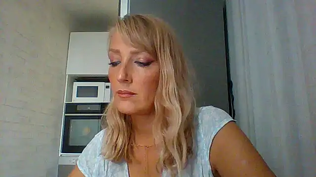 Vexxaa online show from September 10, 2025, 1:55 pm