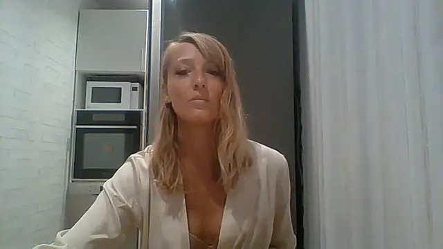 Vexxaa online show from October 10, 2025, 7:13 pm